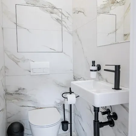 Апартаменты New Cozy In Heart Of Free Garage Parking Братислава