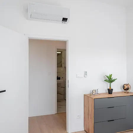 New Cozy In Heart Of Free Garage Parking * ブラチスラヴァ